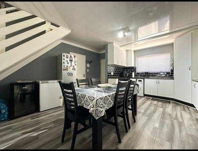 3 BEDROOM CLUSTER FOR SALE IN GLEN MARAIS